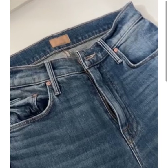 MOTHER The Weekender Jeans in Love Bombs - Picture 8 of 10